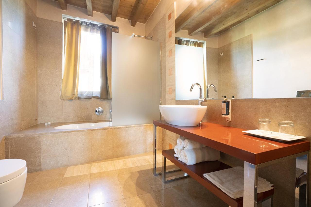 Il Borgo - 1711 Luxury Guest House Arlate Kültér fotó